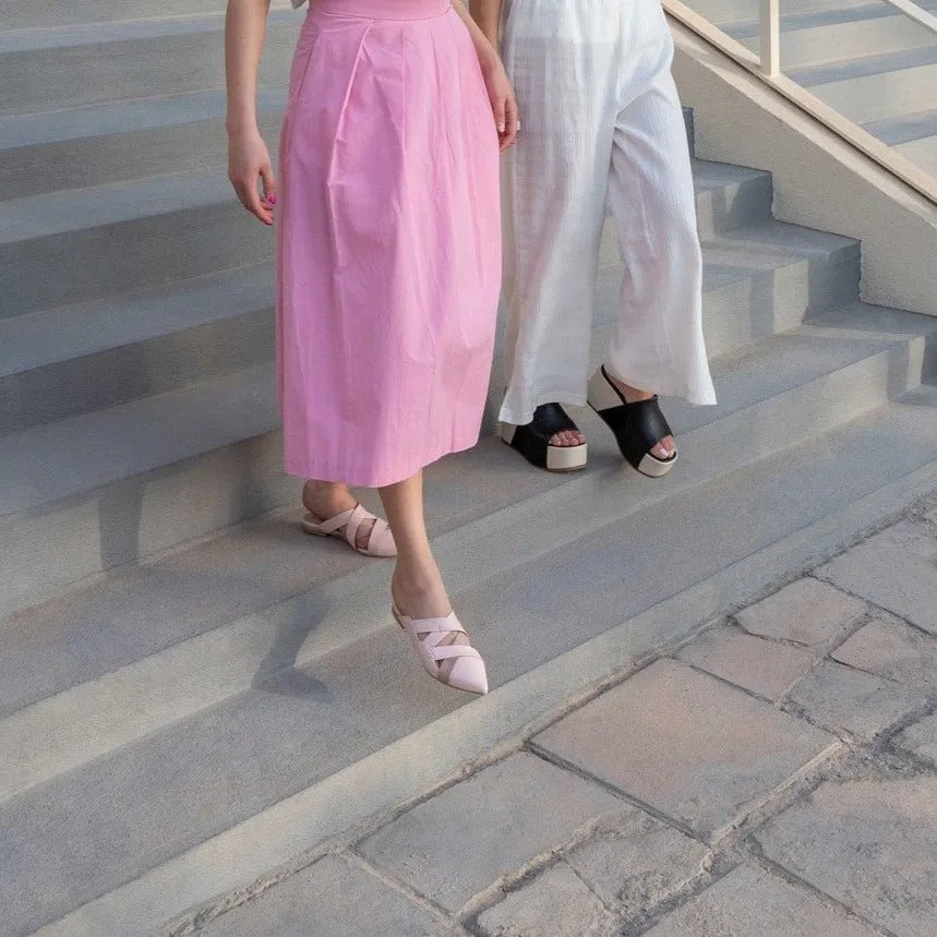 Lana nude mule